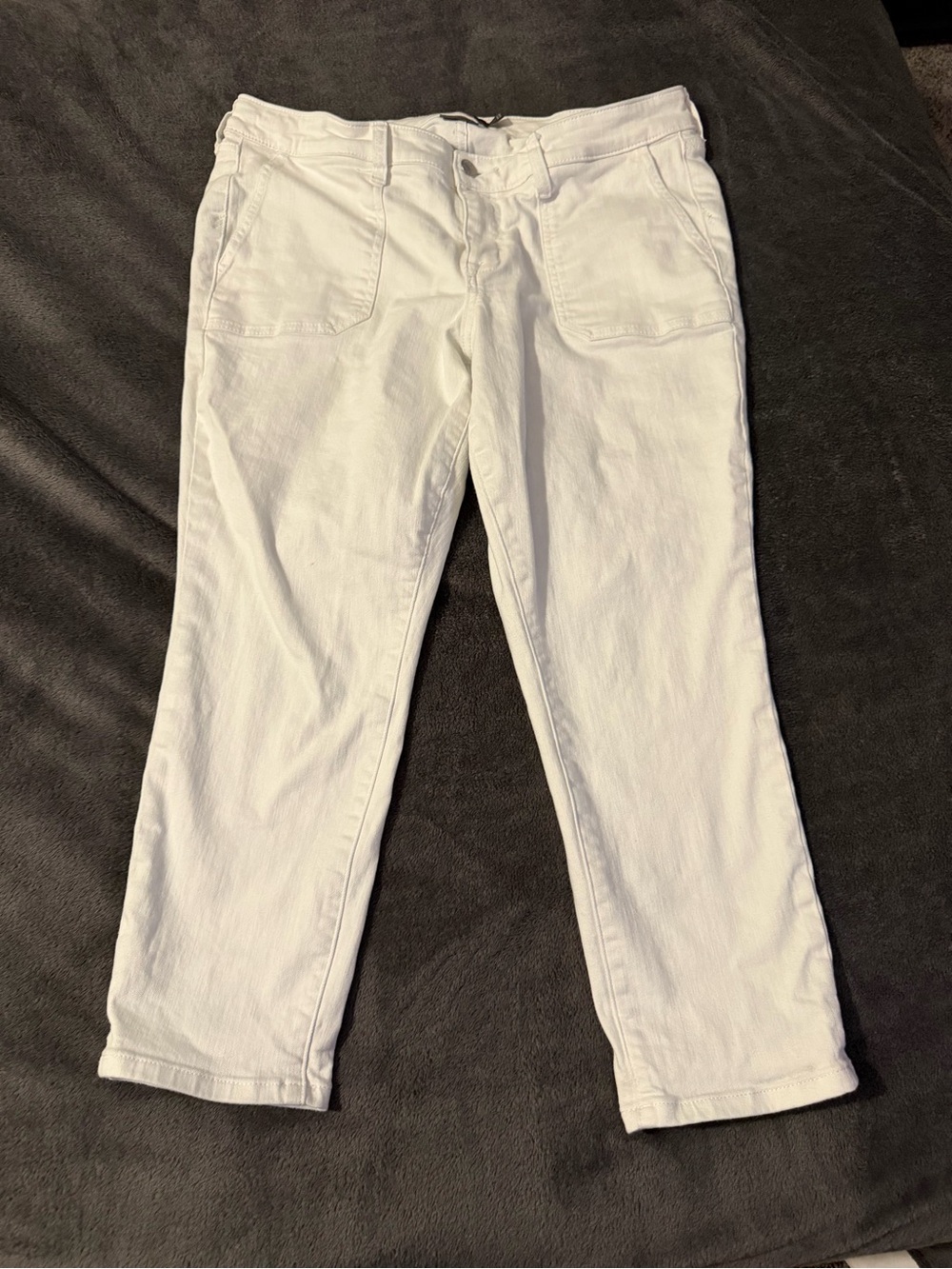 Torrid- Women’s White Stretch Jean - Classic Fit